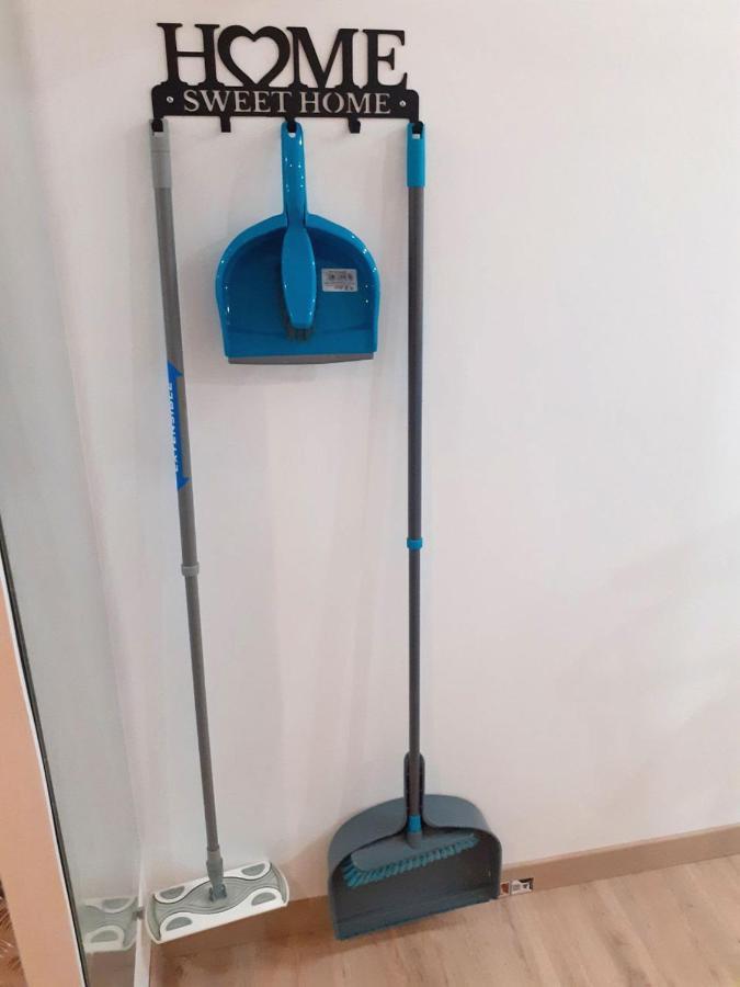 08 - Tres Joli Studio Tout Equipe Avec Parking Privatif Gratuit, Grand Fourgon Possible, Tout Le Linge De Maison Est Fourni Razac-sur-l'Isle Exterior photo