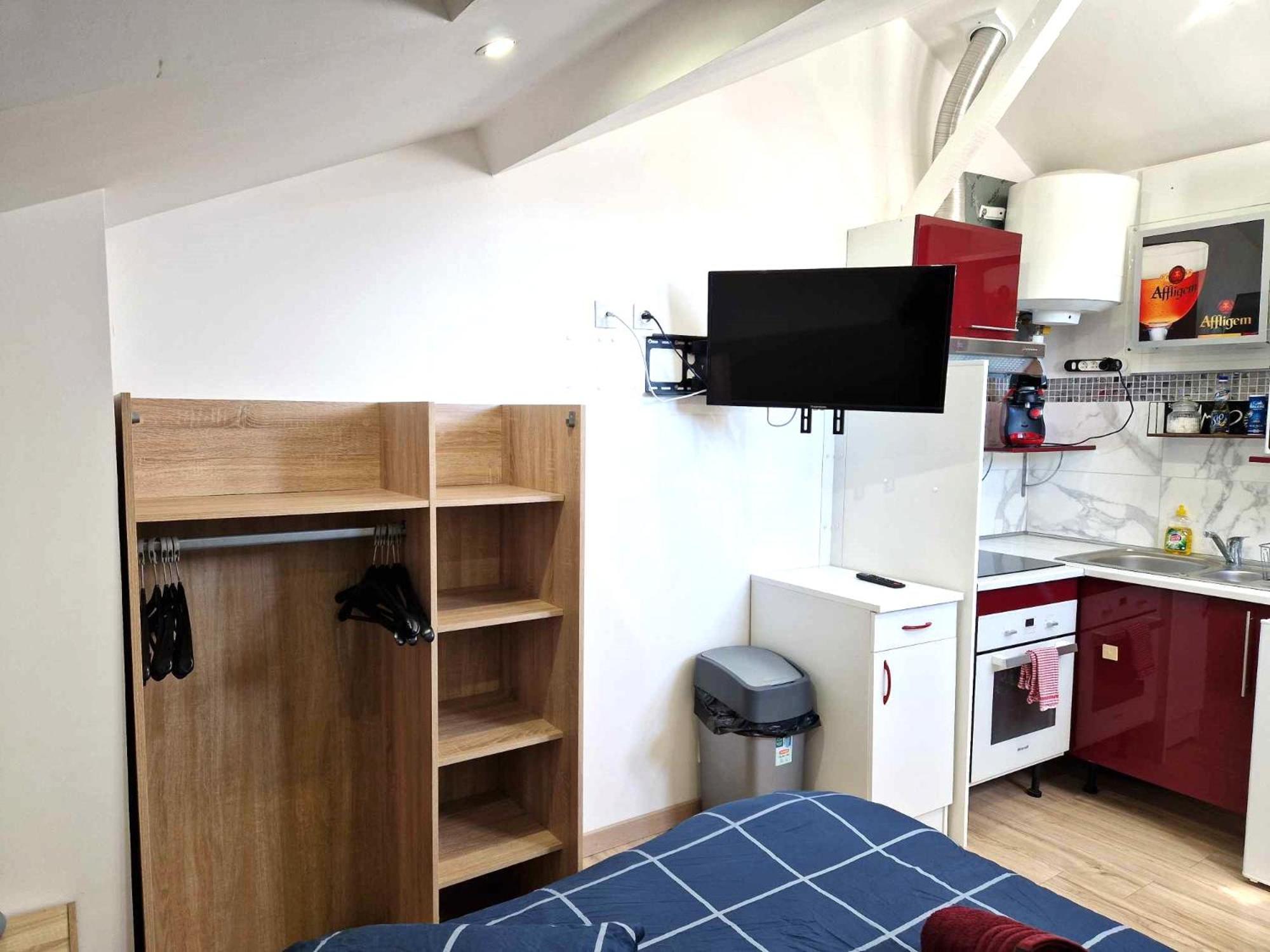 08 - Tres Joli Studio Tout Equipe Avec Parking Privatif Gratuit, Grand Fourgon Possible, Tout Le Linge De Maison Est Fourni Razac-sur-l'Isle Exterior photo
